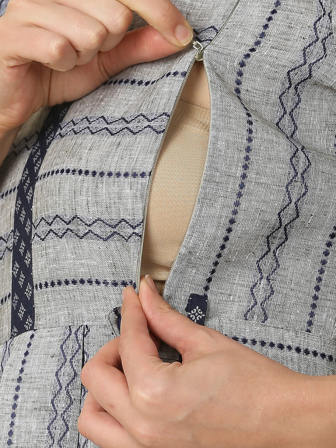 FASHION-FORWARD FEEDING FLARED KURTA FOR MOTHER
