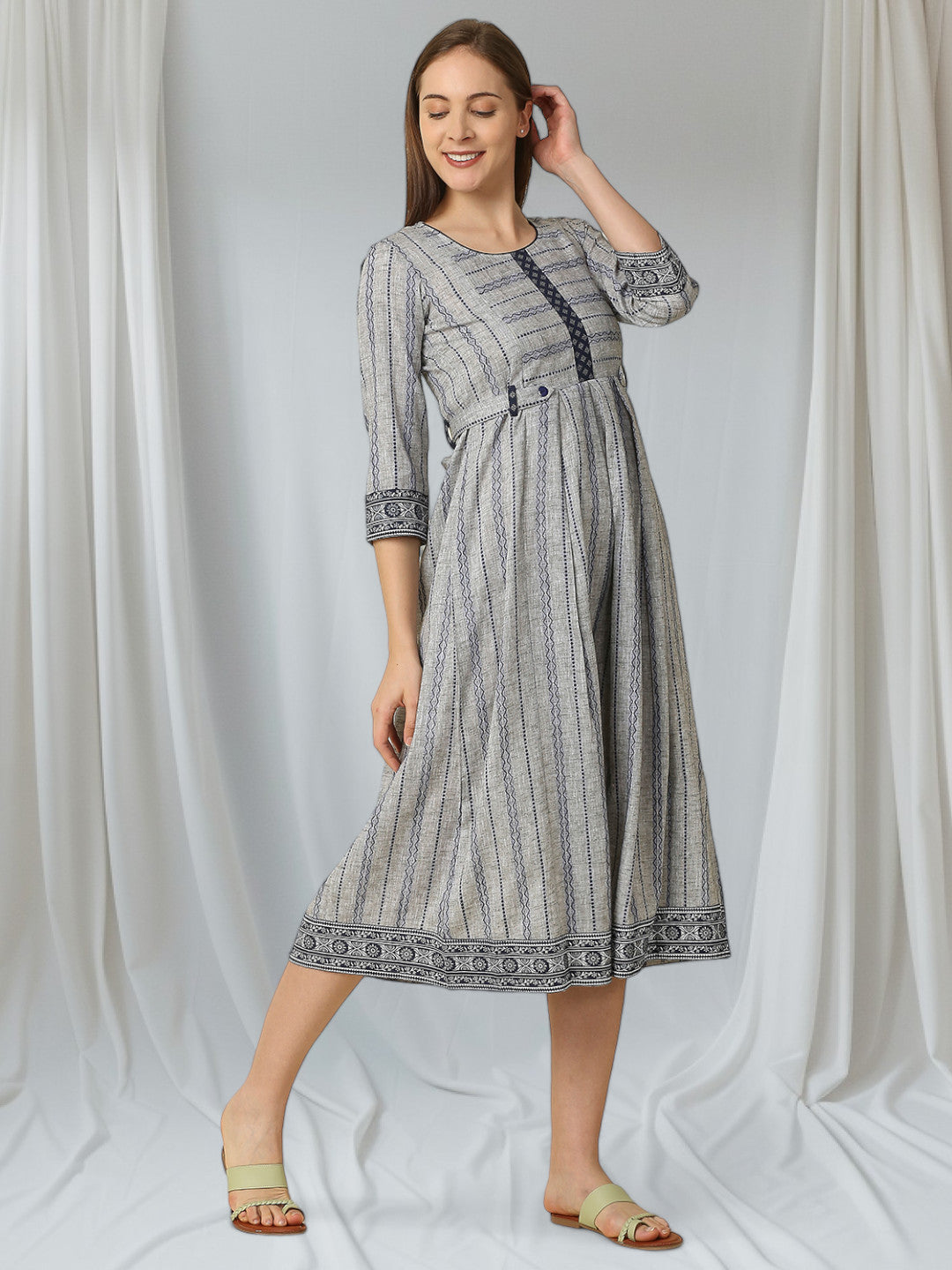 FASHION-FORWARD FEEDING FLARED KURTA FOR MOTHER