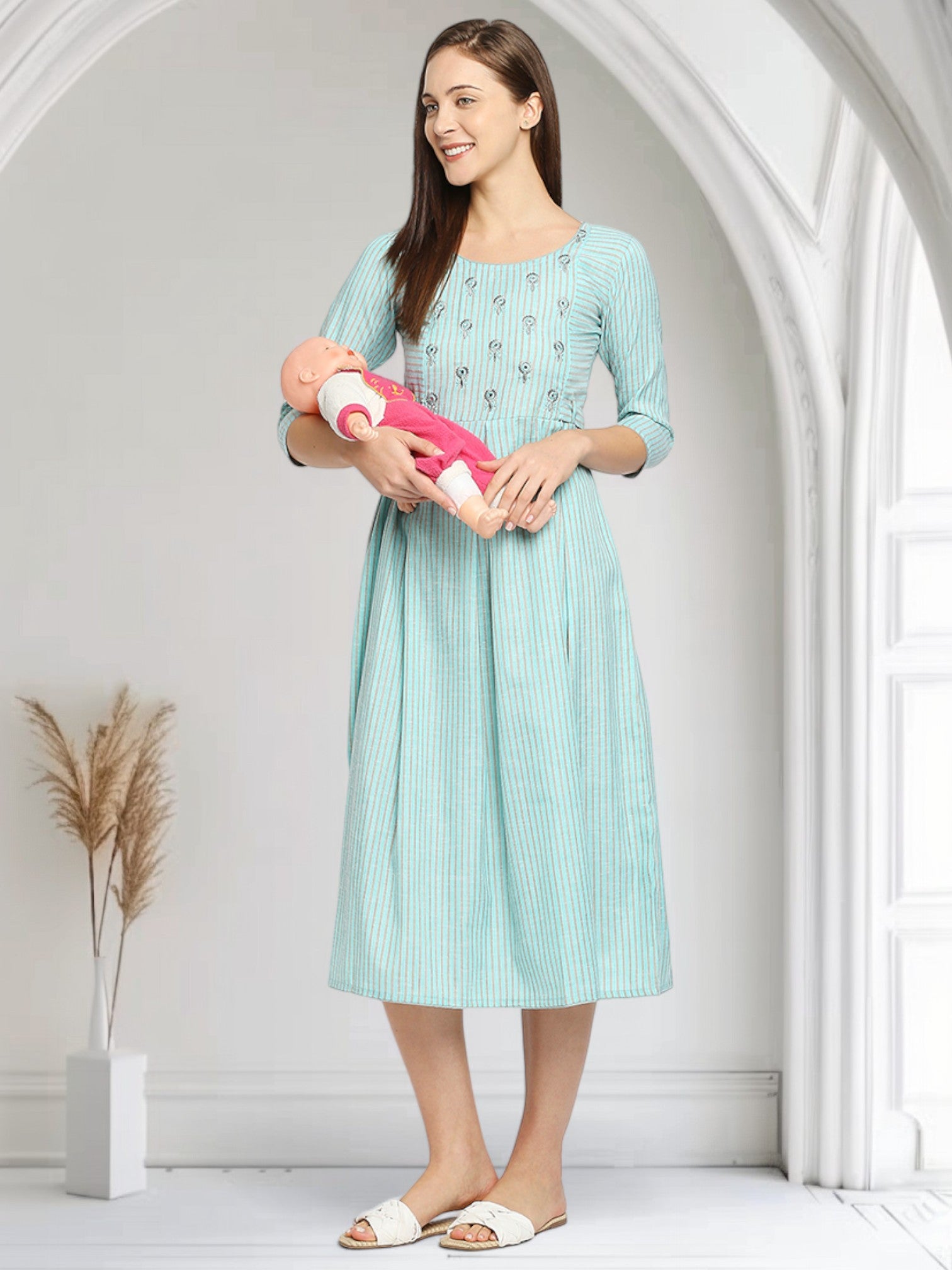VIBRANT MATERNITY KURTA FOR NURSING CHILD