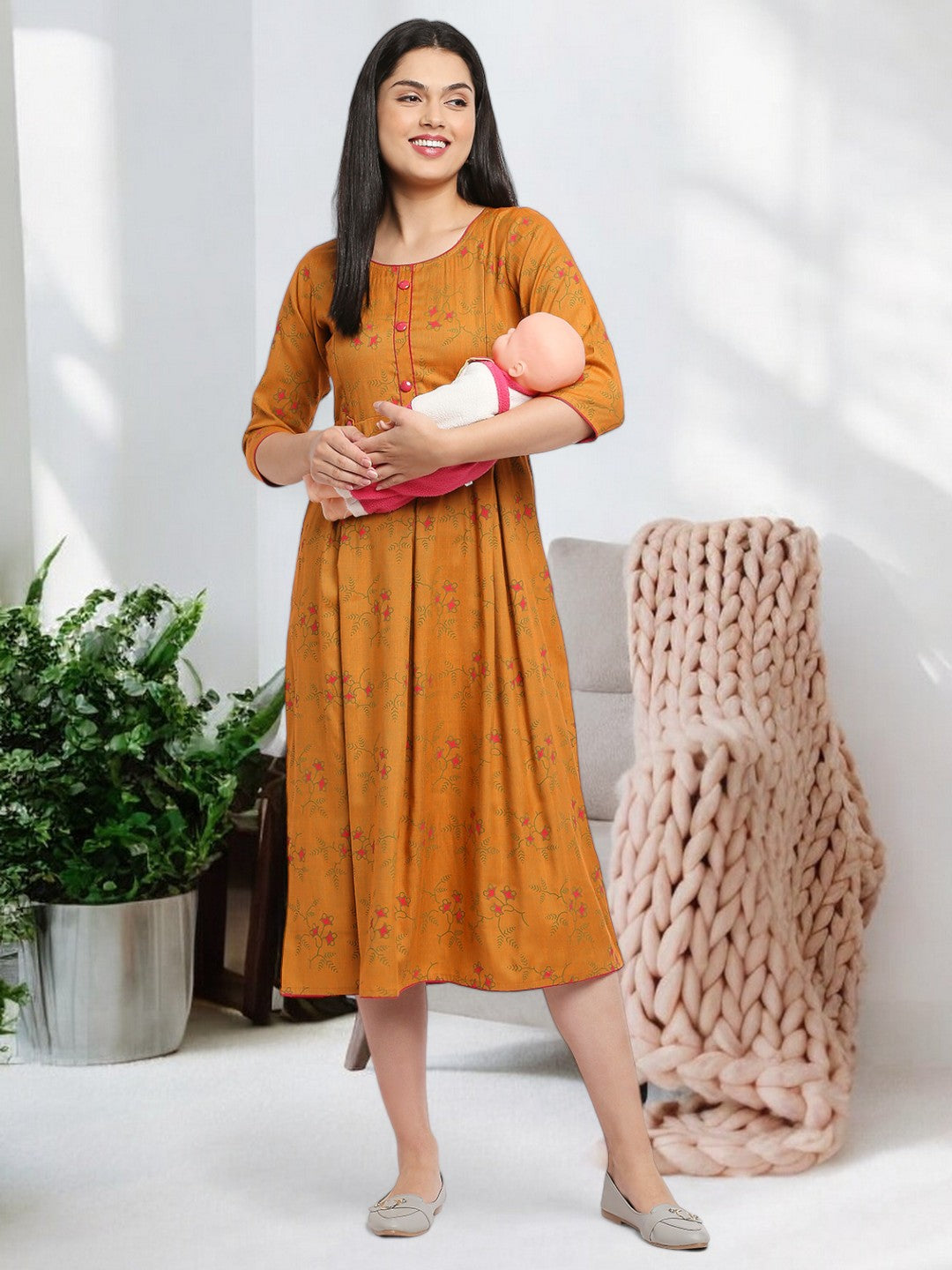 SOPHISTICATED FEEDING FLARED KURTA FOR MOTHER