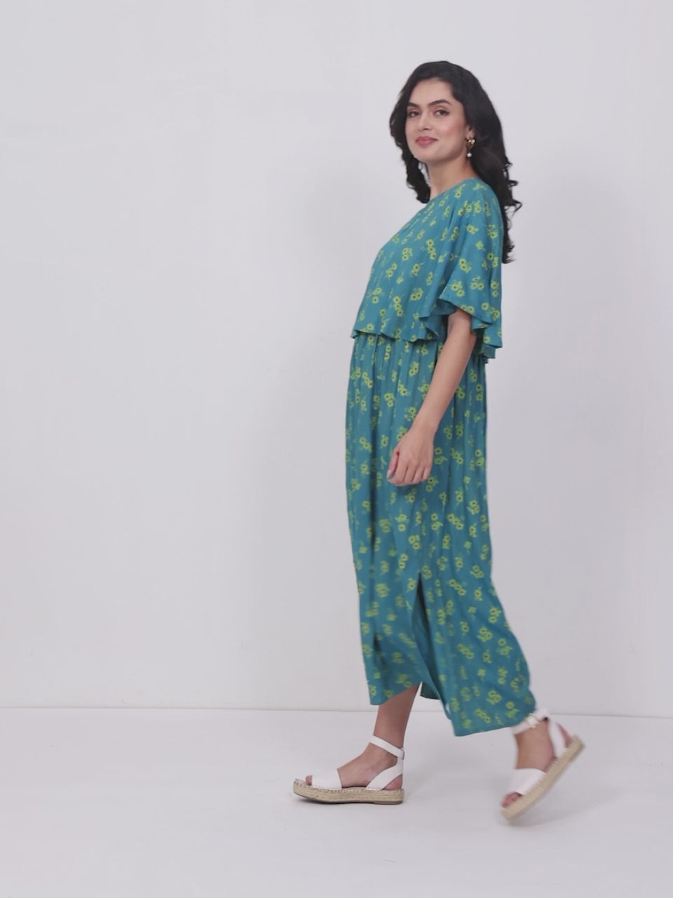 CLASSIC PREGNANCY PONCHO GOWN WITH ATTACHED COVER