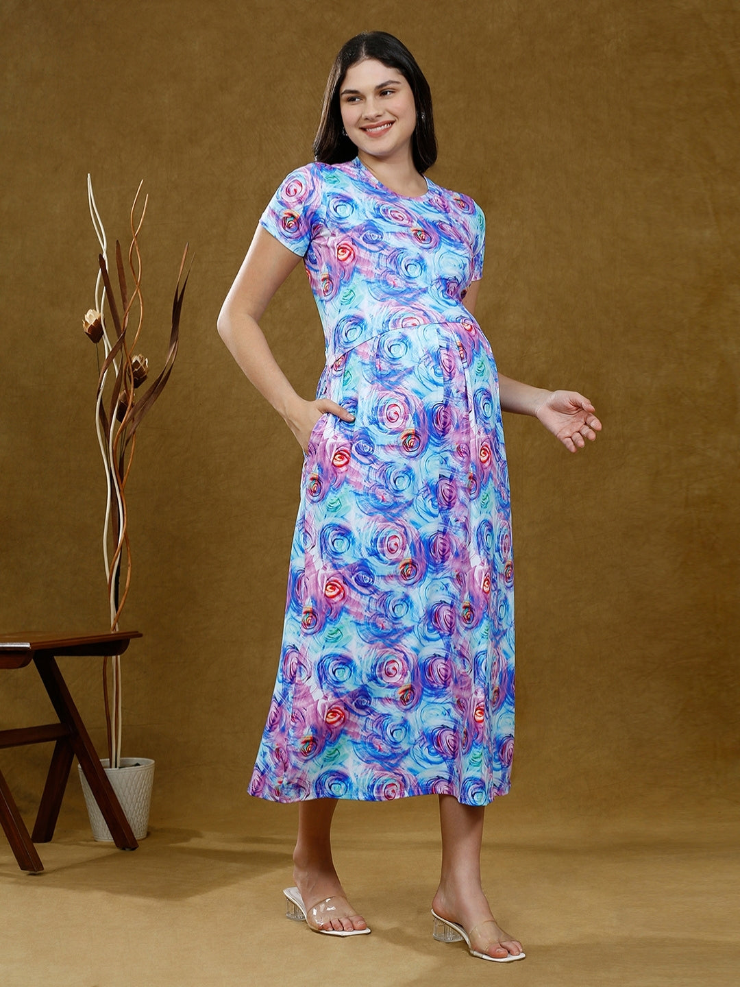 CHIC ZIPLESS MATERNITY DRESS WITH POCKETS