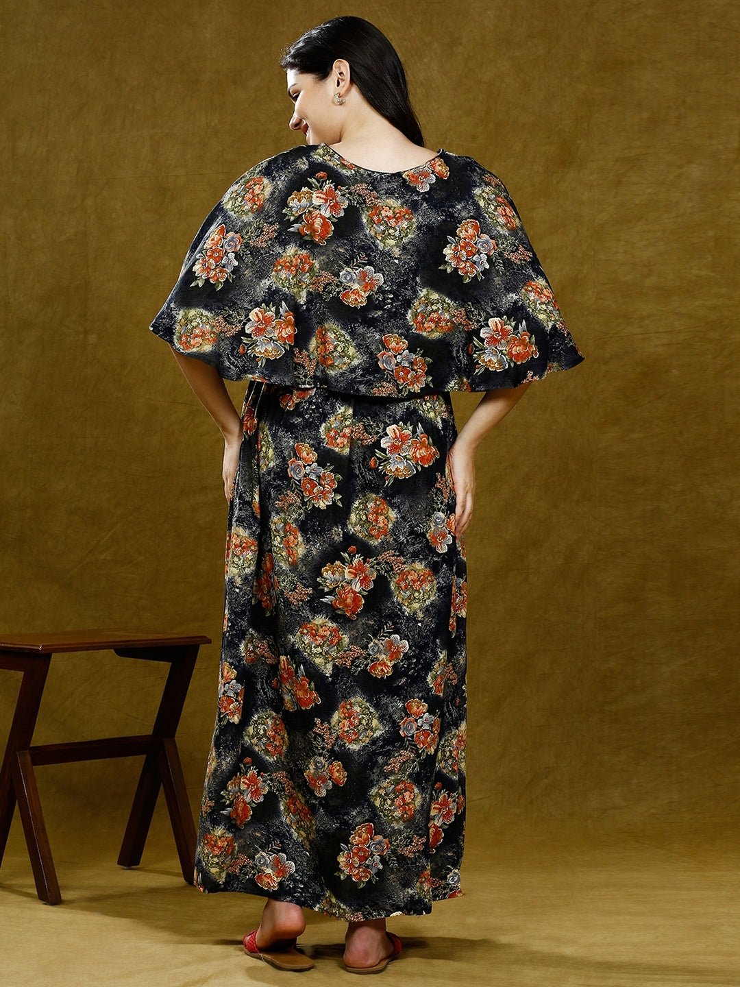 TRENDY NURSING PONCHO GOWN WITH ATTACHED CAPE