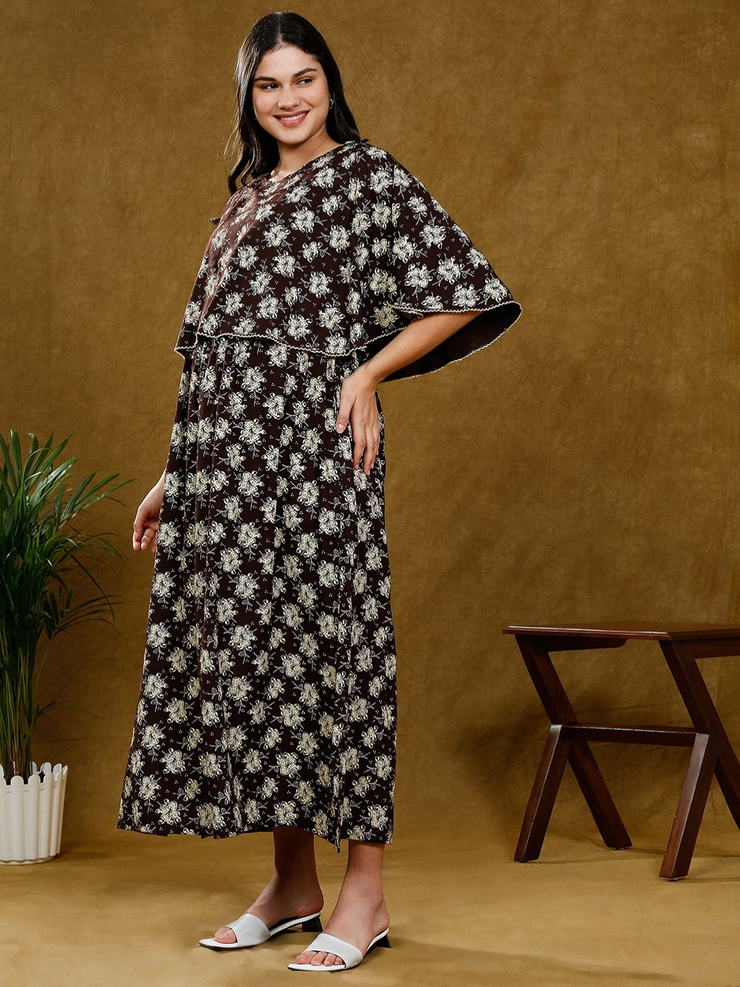 FLAUNT TRENDY PREGNANCY PONCHO GOWN
