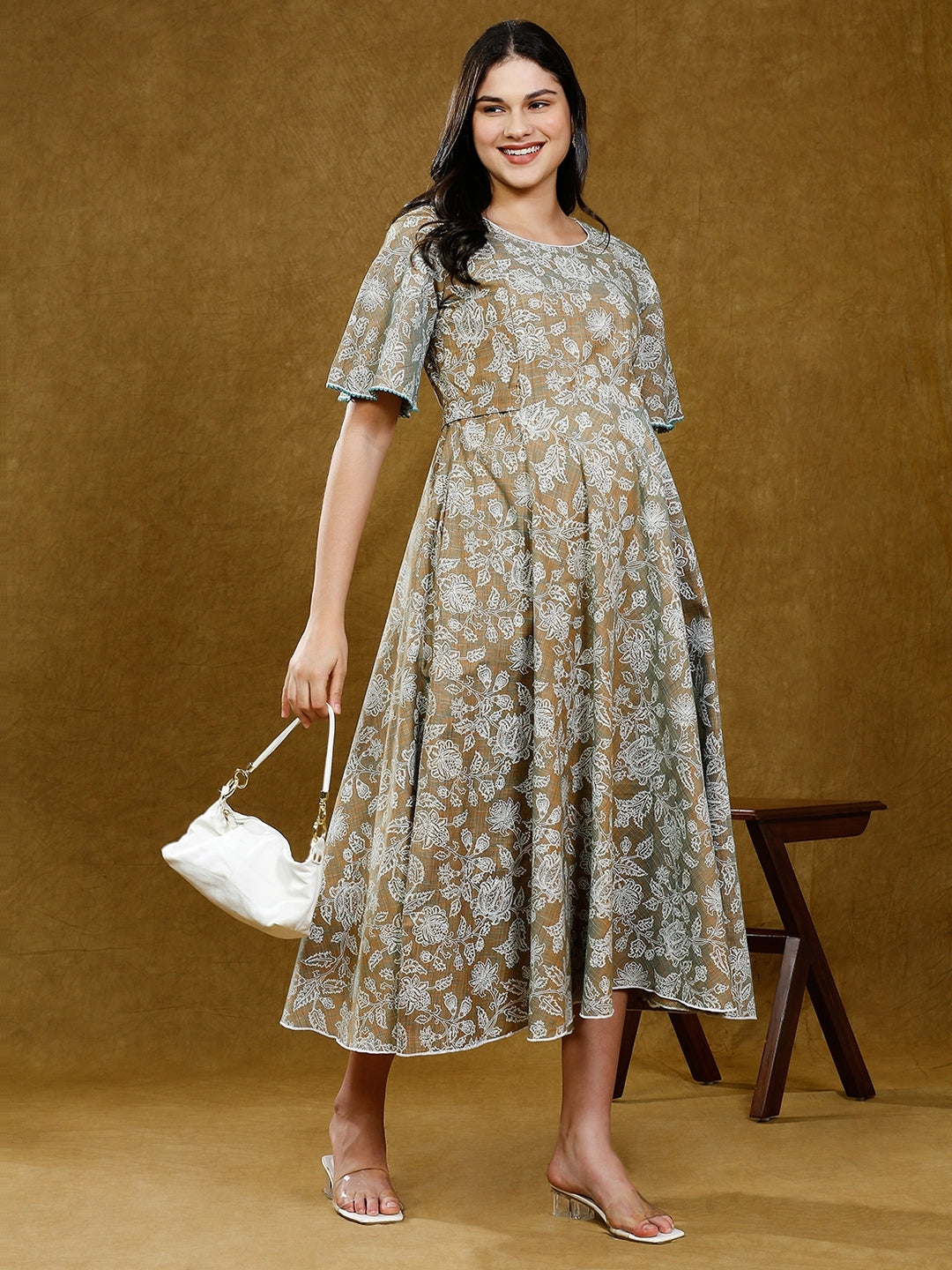 FASHIONABLE FEEDING FLARE KURTA WITH POCKET