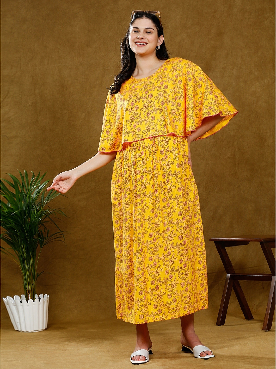 FLAUNT TRENDY NURSING PONCHO GOWN