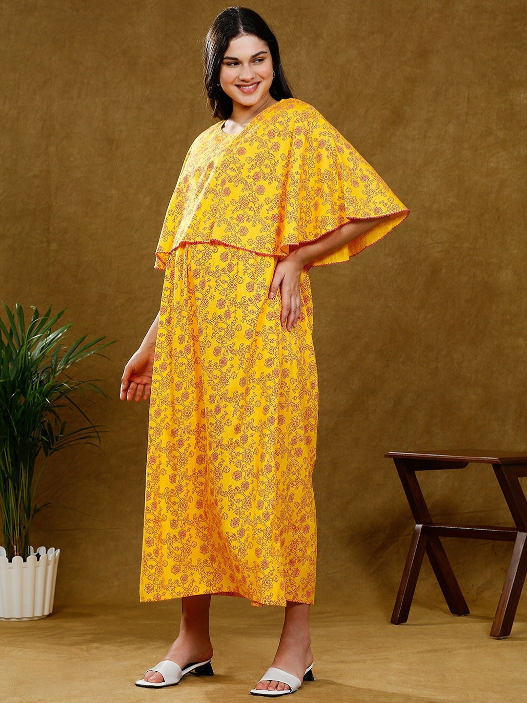 FLAUNT TRENDY NURSING PONCHO GOWN