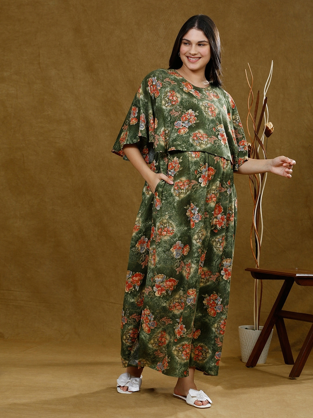 TRENDY PREGNANCY PONCHO GOWN WITH ATTACHED CAPE