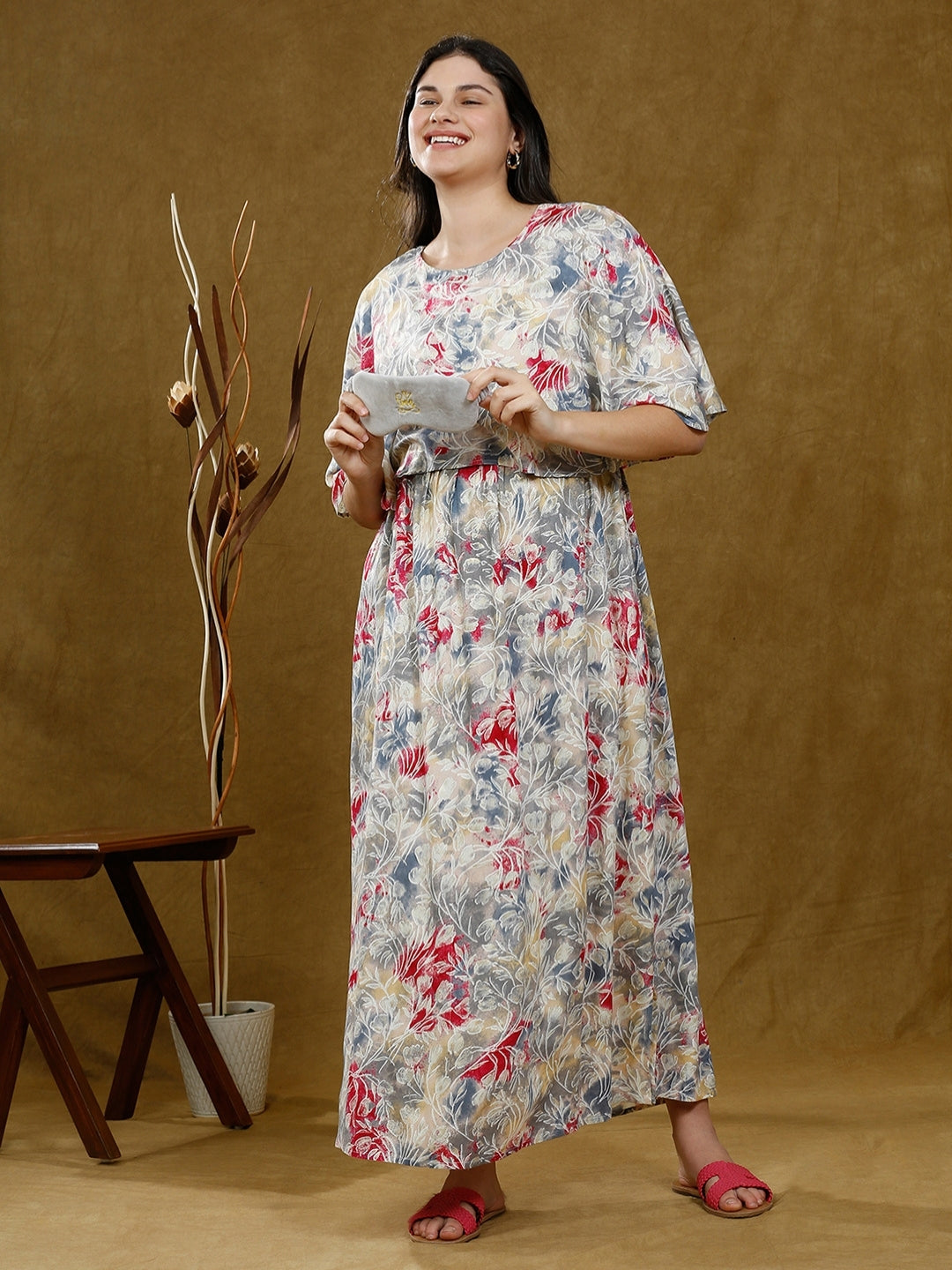 STYLISH PREGNANCY PONCHO GOWN WITH ATTACHED CAPE