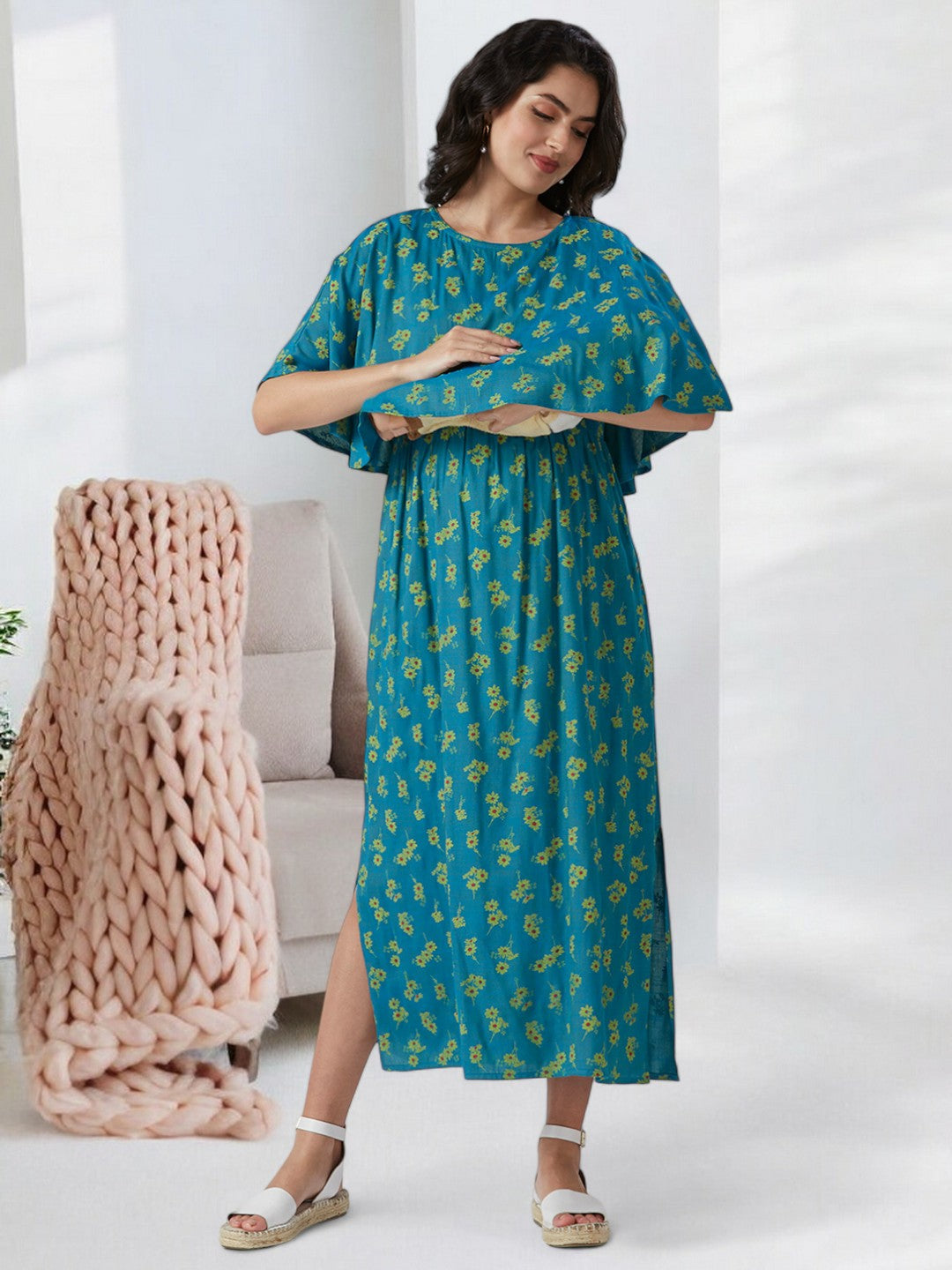 CLASSIC PREGNANCY PONCHO GOWN WITH ATTACHED COVER