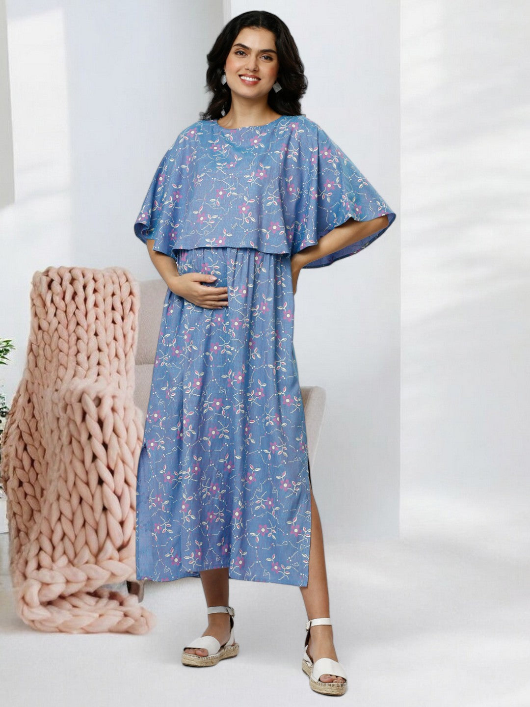 CLASSIC PREGNANCY PONCHO GOWN WITH ATTACHED CAPE