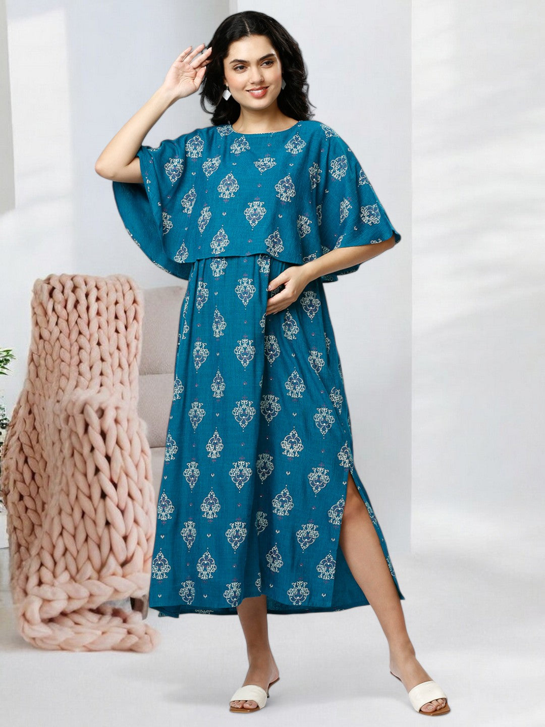 CLASSIC PREGNANCY PONCHO DRESS WITH ATTACHED COVER