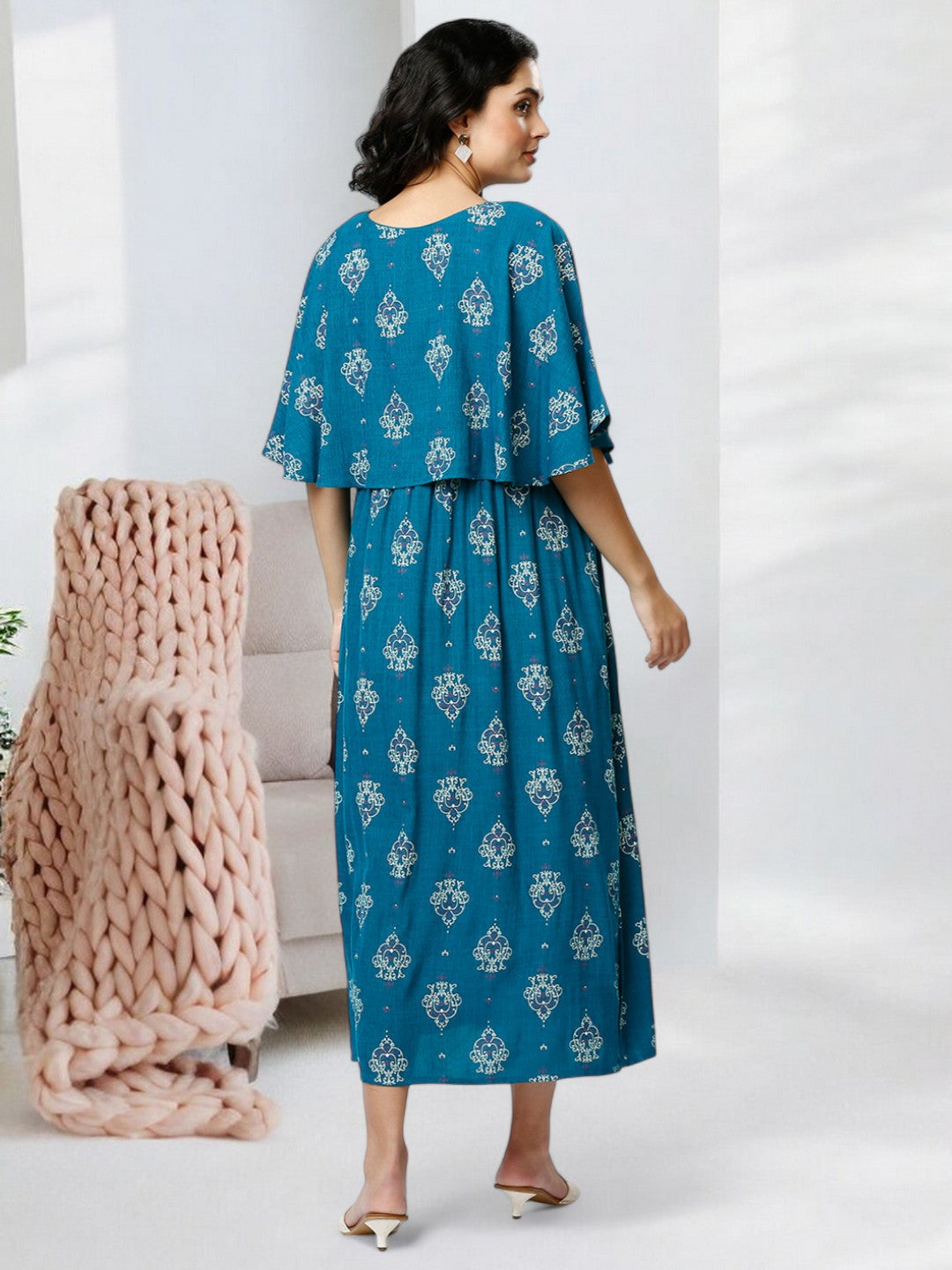 CLASSIC PREGNANCY PONCHO DRESS WITH ATTACHED COVER