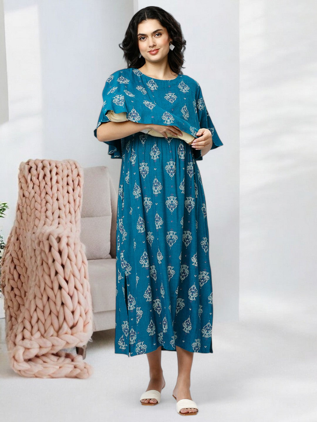 CLASSIC PREGNANCY PONCHO DRESS WITH ATTACHED COVER