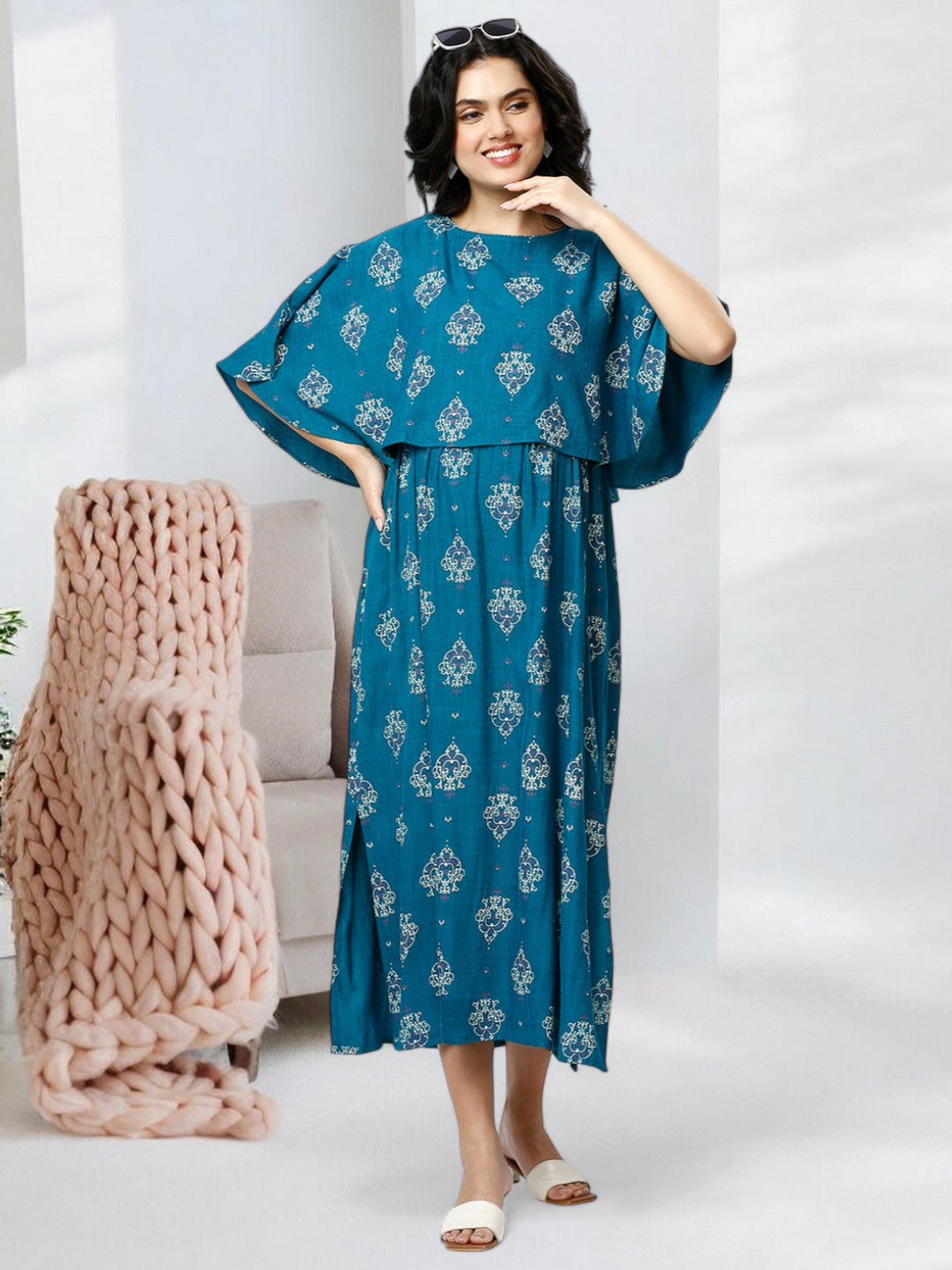 CLASSIC PREGNANCY PONCHO DRESS WITH ATTACHED COVER