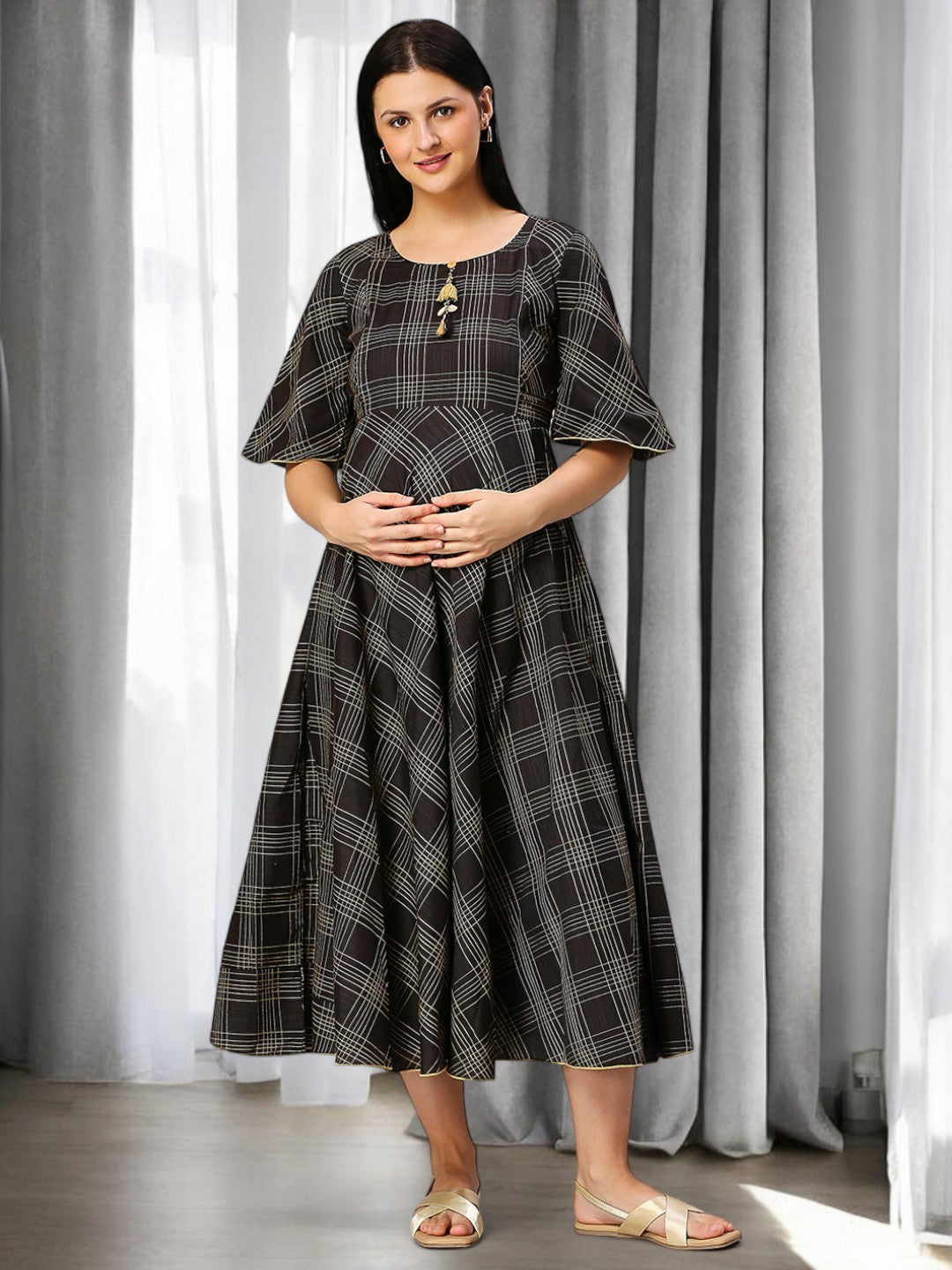 ON-TREND FEEDING FLARED KURTA FOR MOTHERS