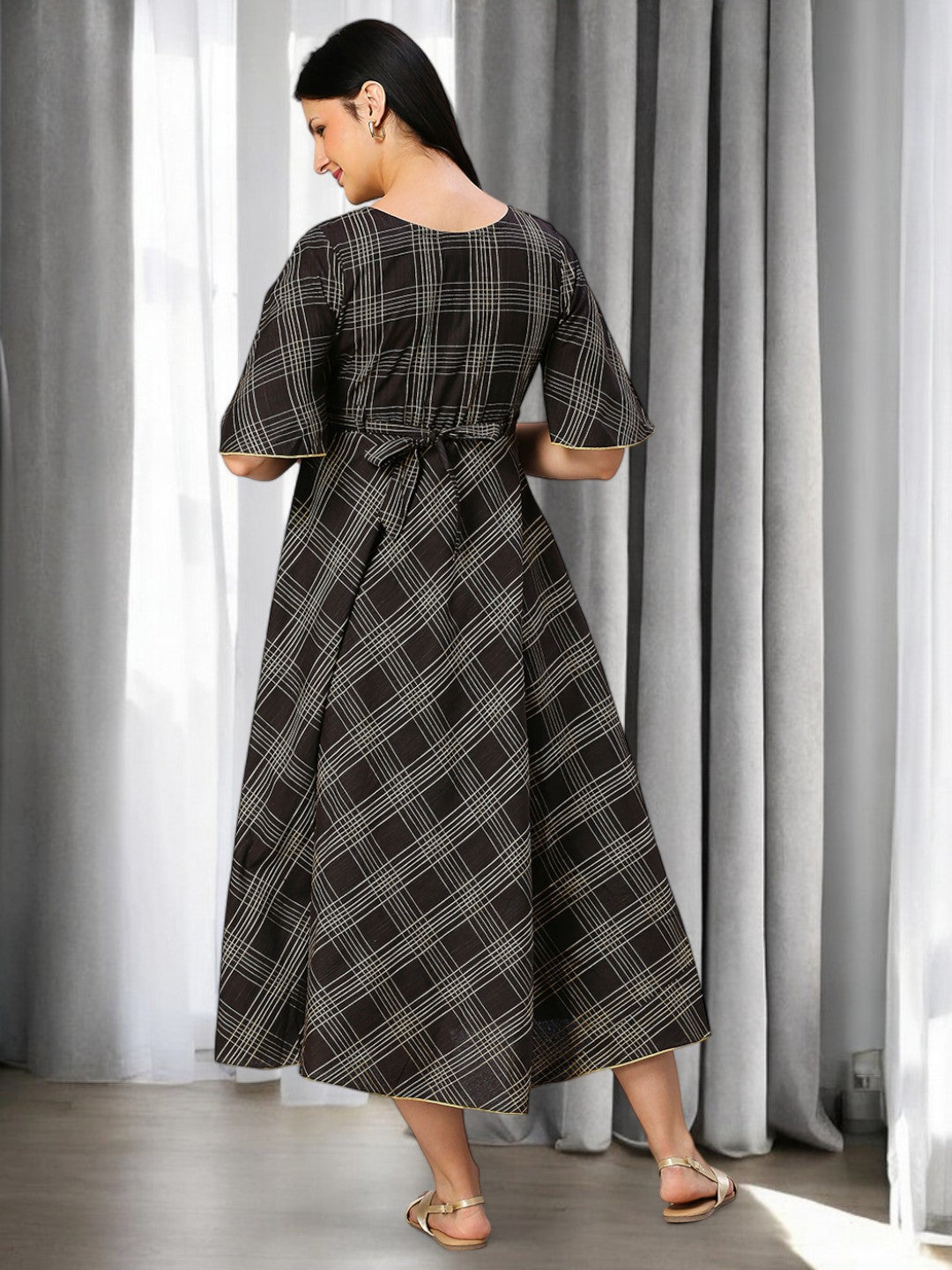 ON-TREND FEEDING FLARED KURTA FOR MOTHERS