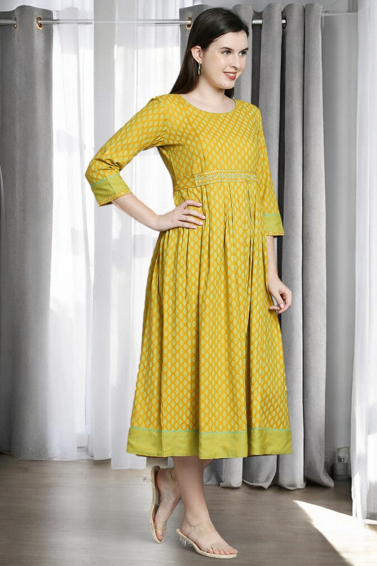 FASHION-FORWARD PREGNANCY FLARED KURTA