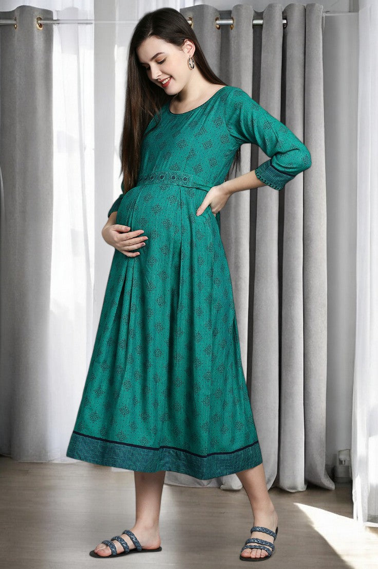 FASHION-FORWARD MATERNITY FLARED KURTA