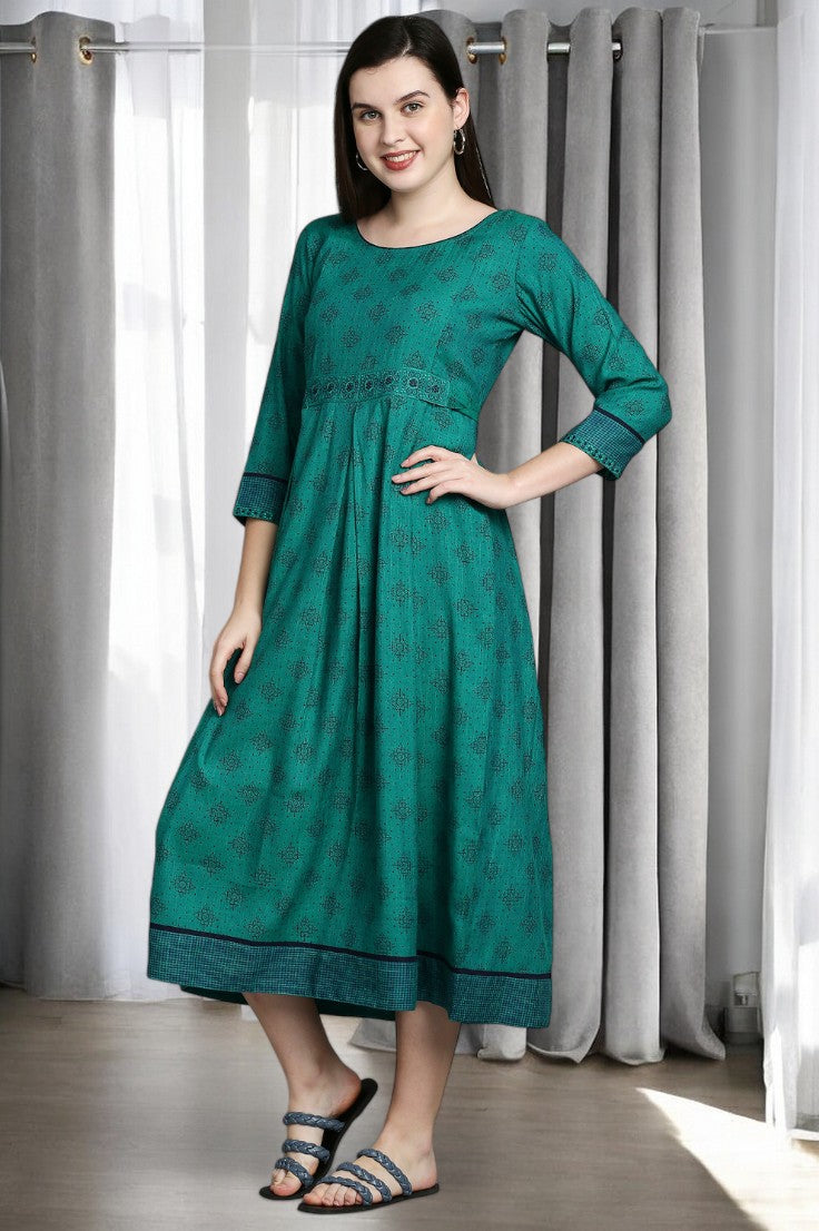 FASHION-FORWARD MATERNITY FLARED KURTA