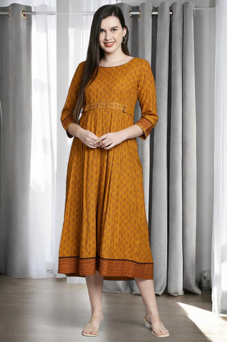 FASHION-FORWARD FEEDING FLARED KURTA