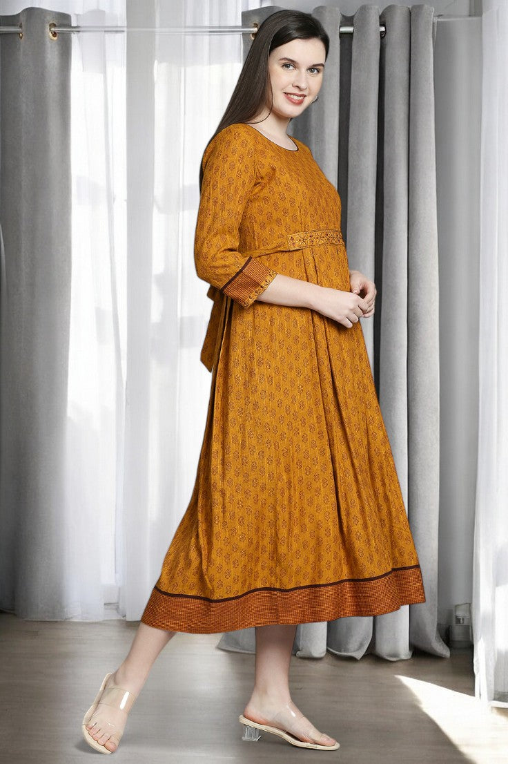 FASHION-FORWARD FEEDING FLARED KURTA