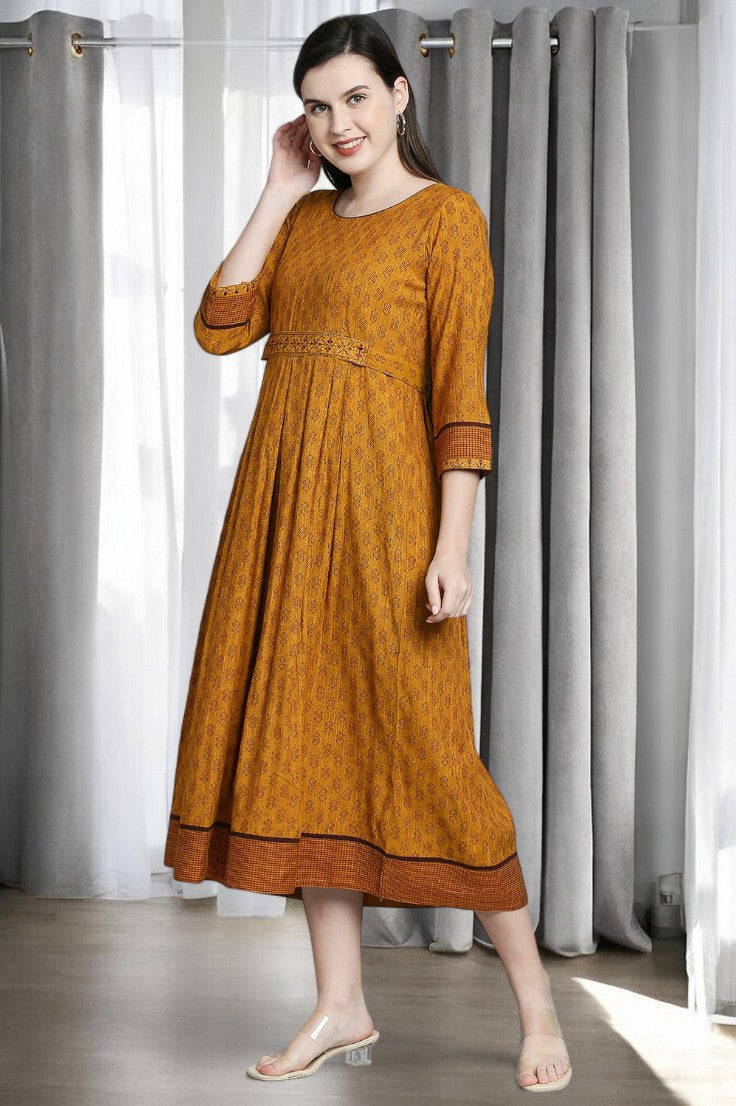 FASHION-FORWARD FEEDING FLARED KURTA