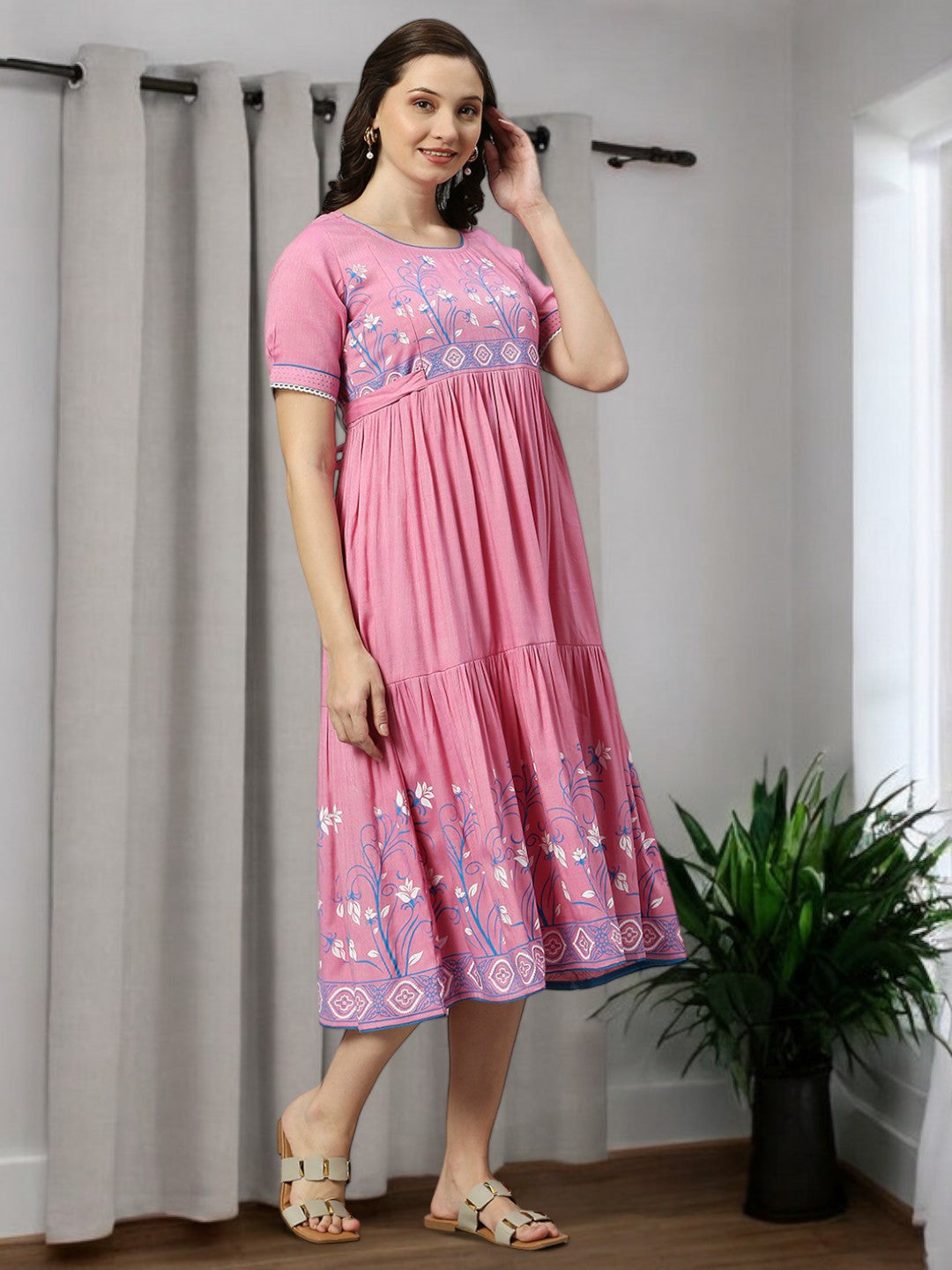 FASHIONABLE FEEDING FLARED KURTA FOR MOTHER