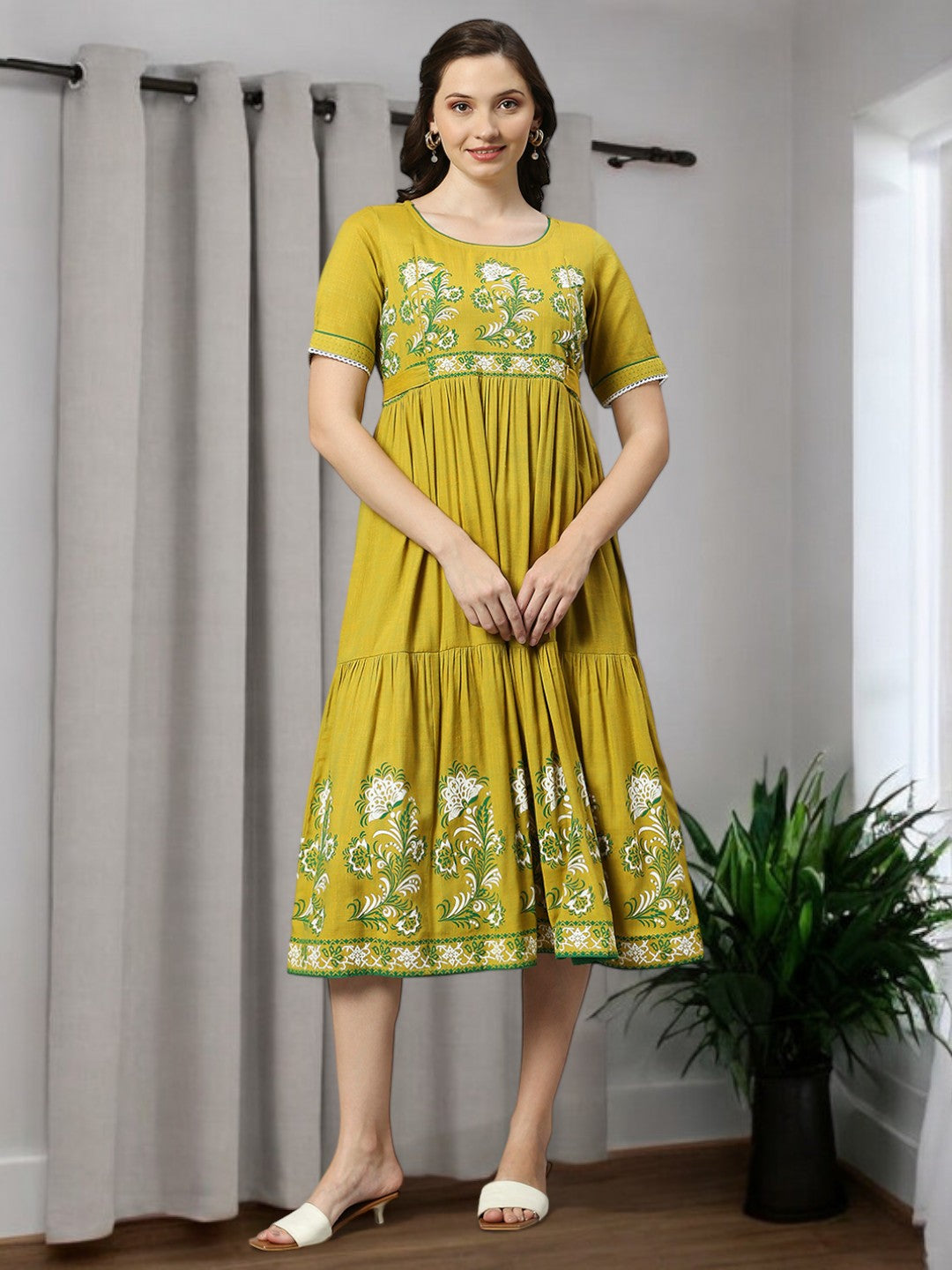 FASHIONABLE PREGNANCY FLARED KURTA FOR MOTHER