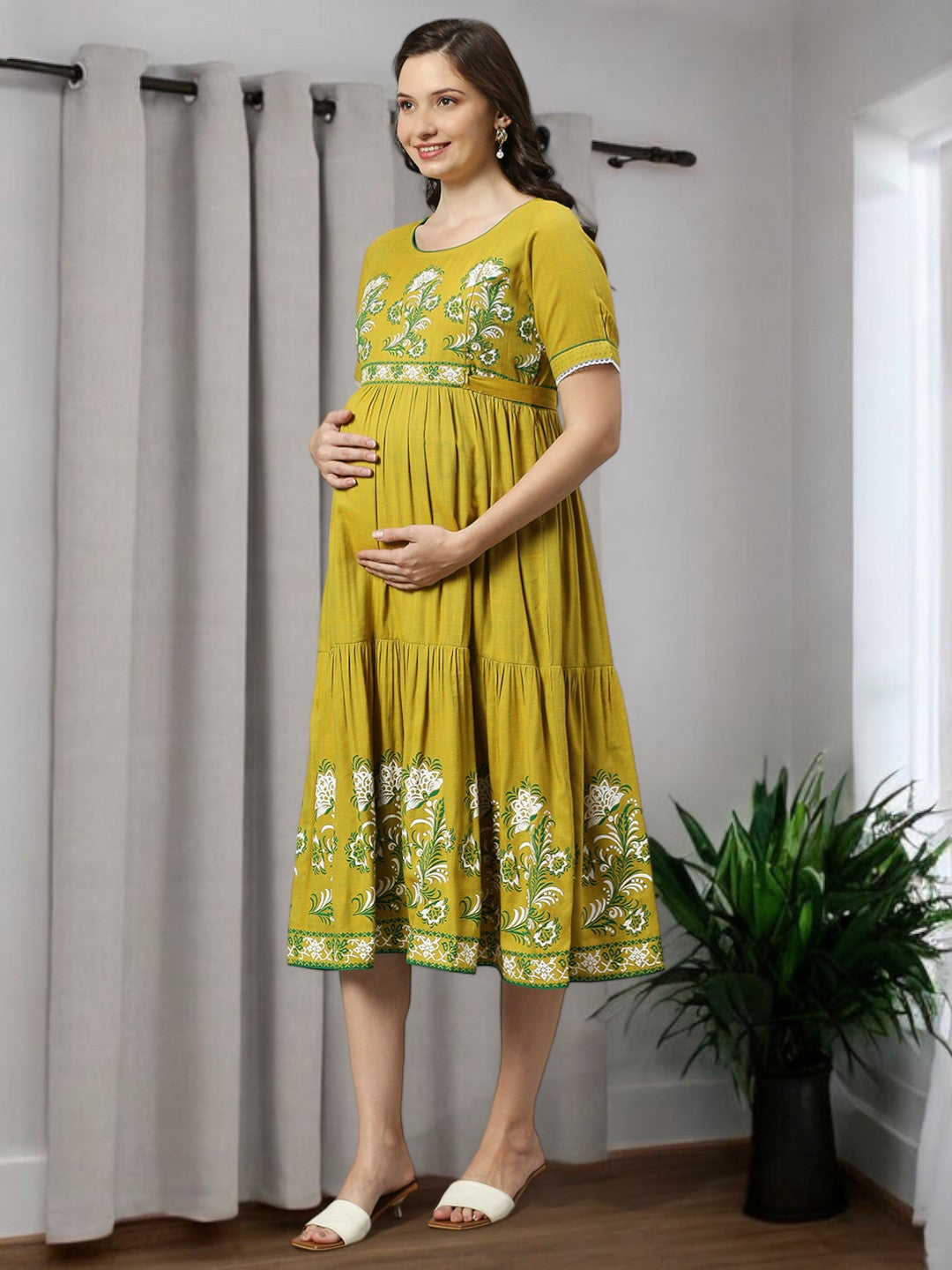 FASHIONABLE PREGNANCY FLARED KURTA FOR MOTHER