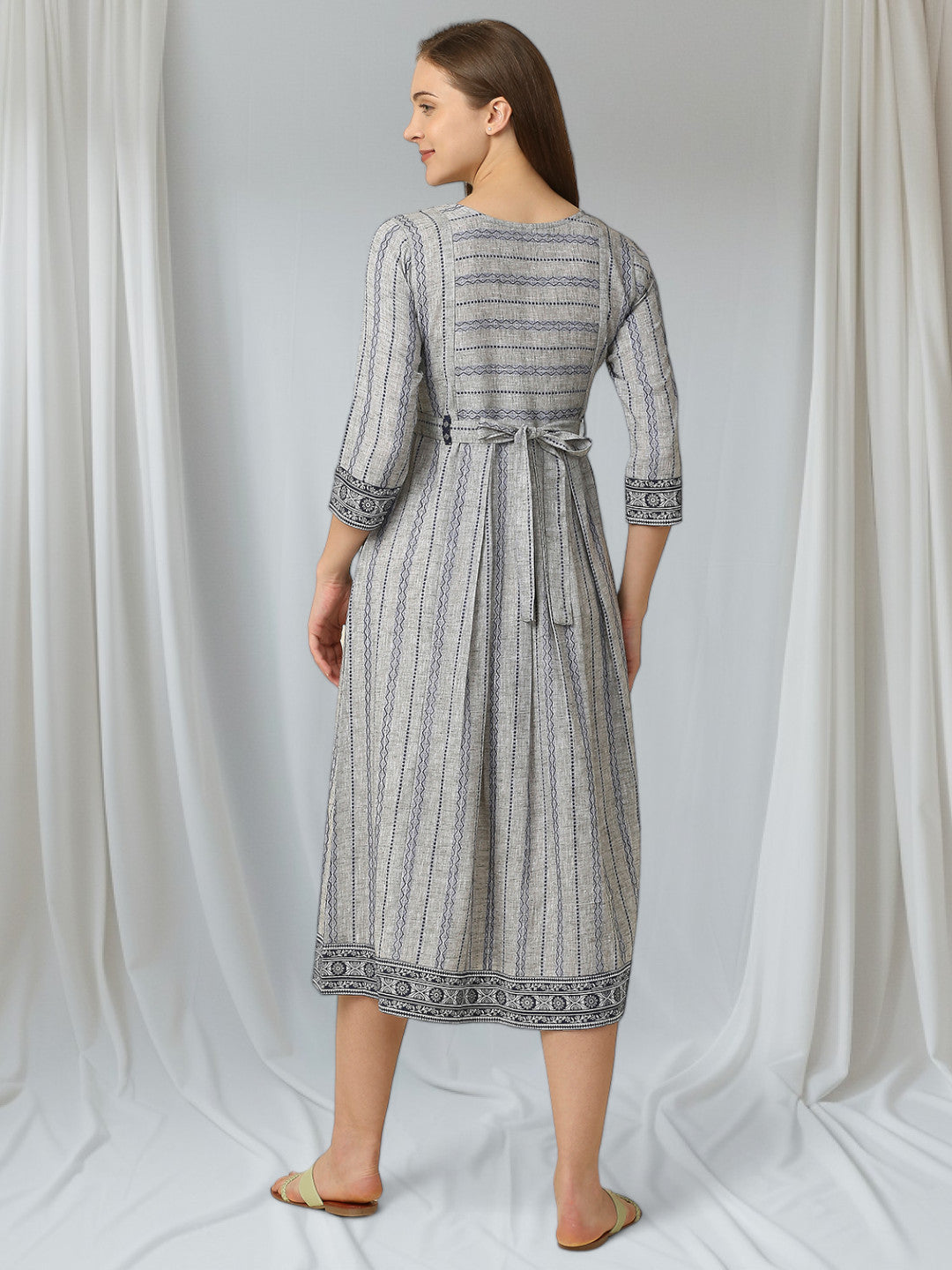 FASHION-FORWARD FEEDING FLARED KURTA FOR MOTHER