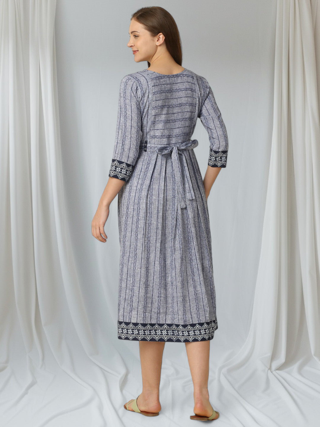 FASHION-FORWARD PREGNANCY FLARED KURTA FOR MOTHER