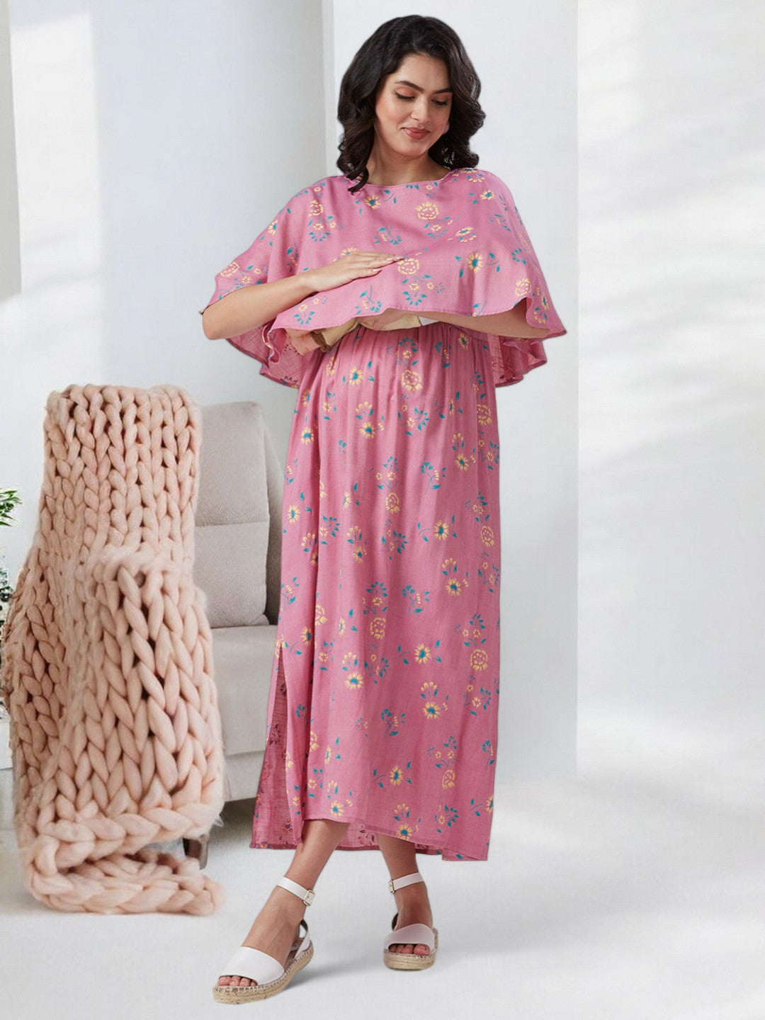 CLASSIC FEEDING PONCHO GOWN WITH ATTACHED COVER