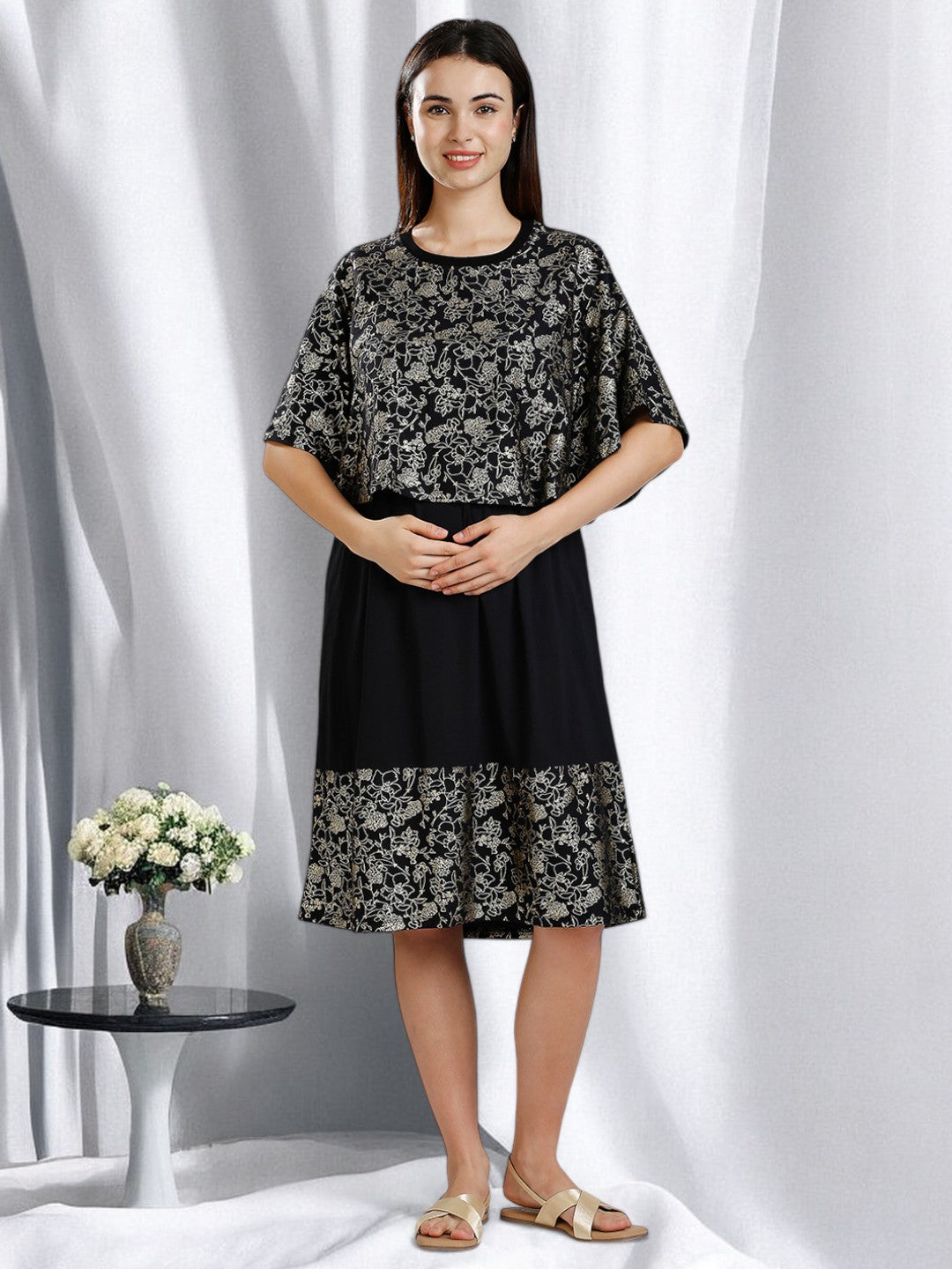 ON-TREND FEEDING DRESS WITH ATTACHED CAPE COVER