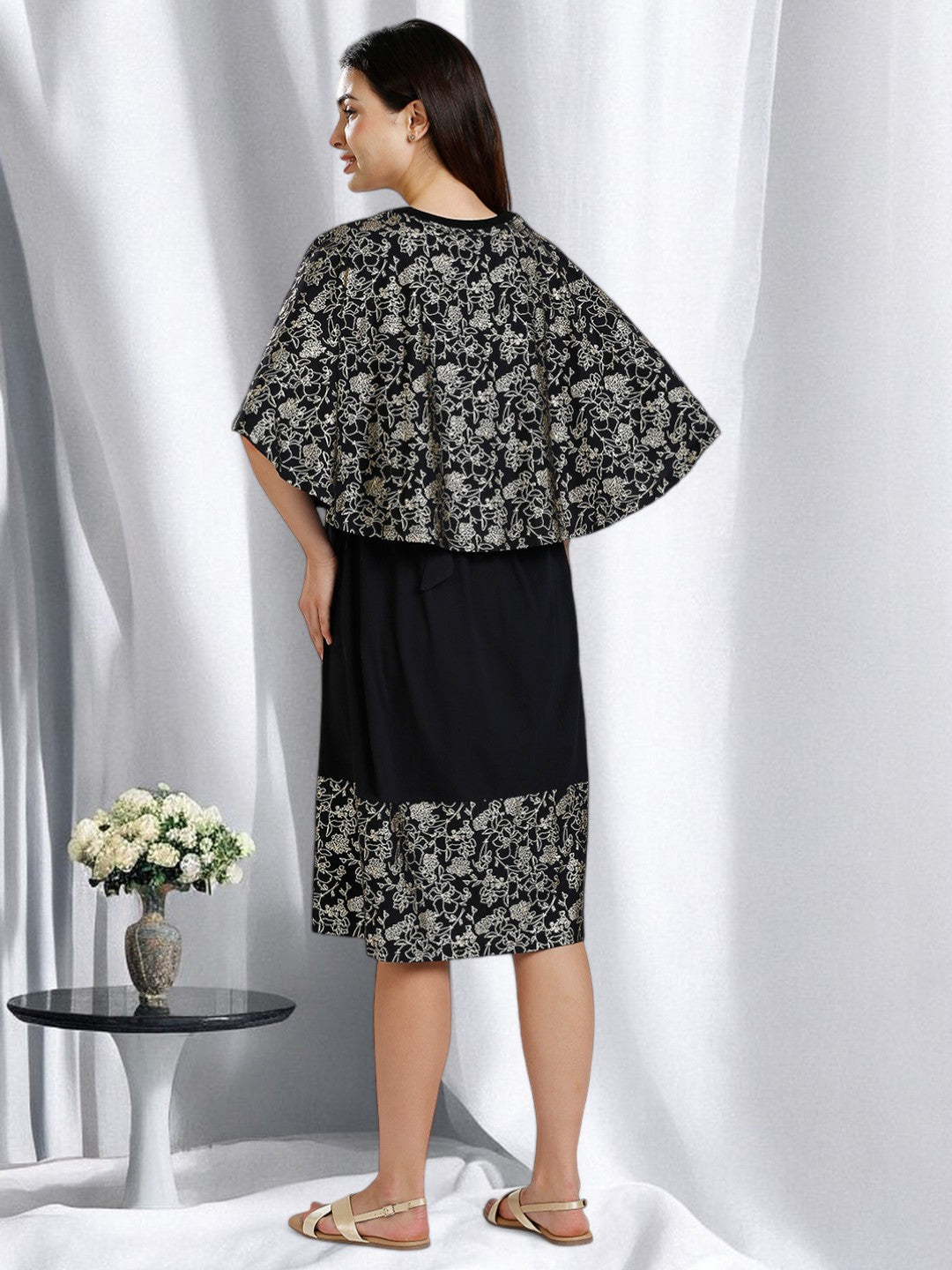 ON-TREND FEEDING DRESS WITH ATTACHED CAPE COVER