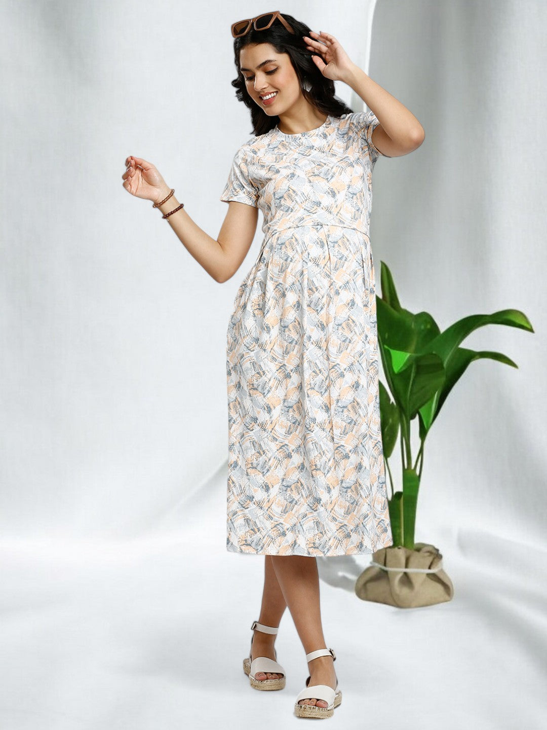 SOPHISTICATED PREGNANCY ZIPLESS GOWN FOR MOTHER