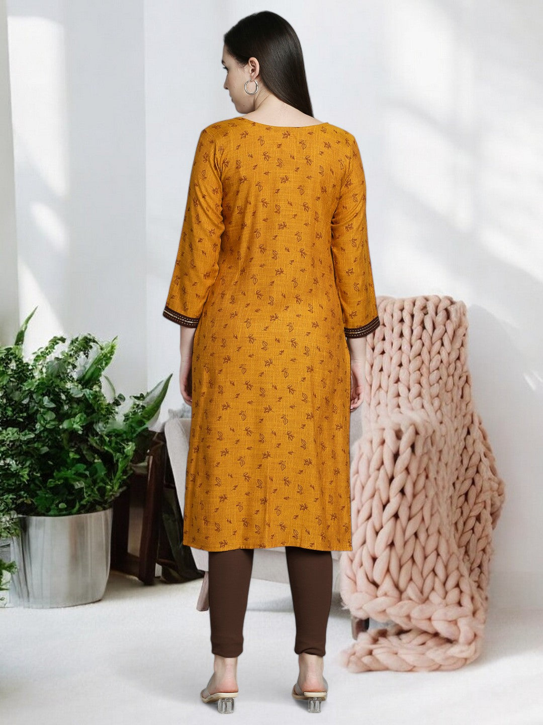 WOMEN'S SOPHISTICATED STRAIGHT FEEDING KURTA