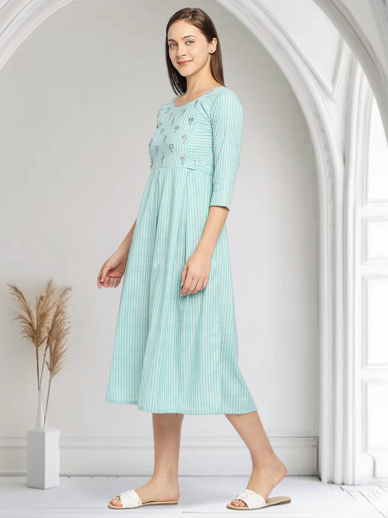 VIBRANT MATERNITY KURTA FOR NURSING CHILD