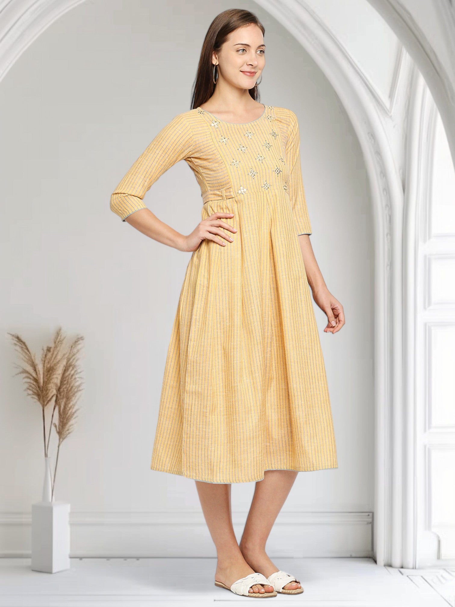 VIBRANT MATERNITY KURTA FOR NURSING INFANT