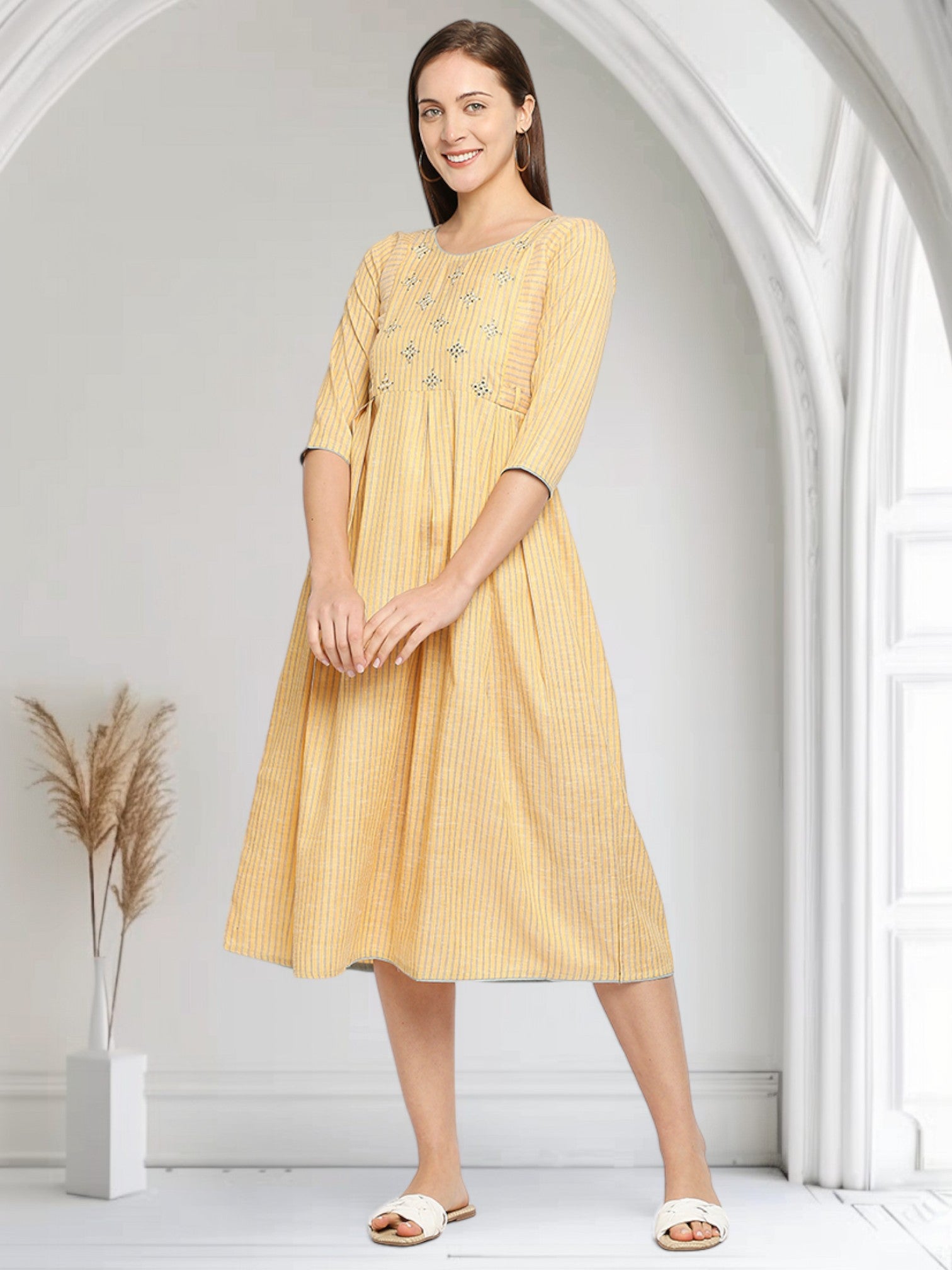 VIBRANT MATERNITY KURTA FOR NURSING INFANT