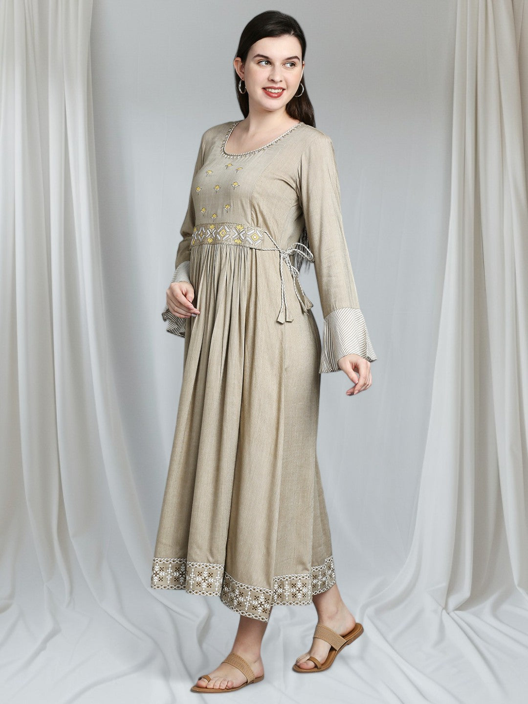 VIBRANT MATERNITY KURTA FOR FEEDING BABY