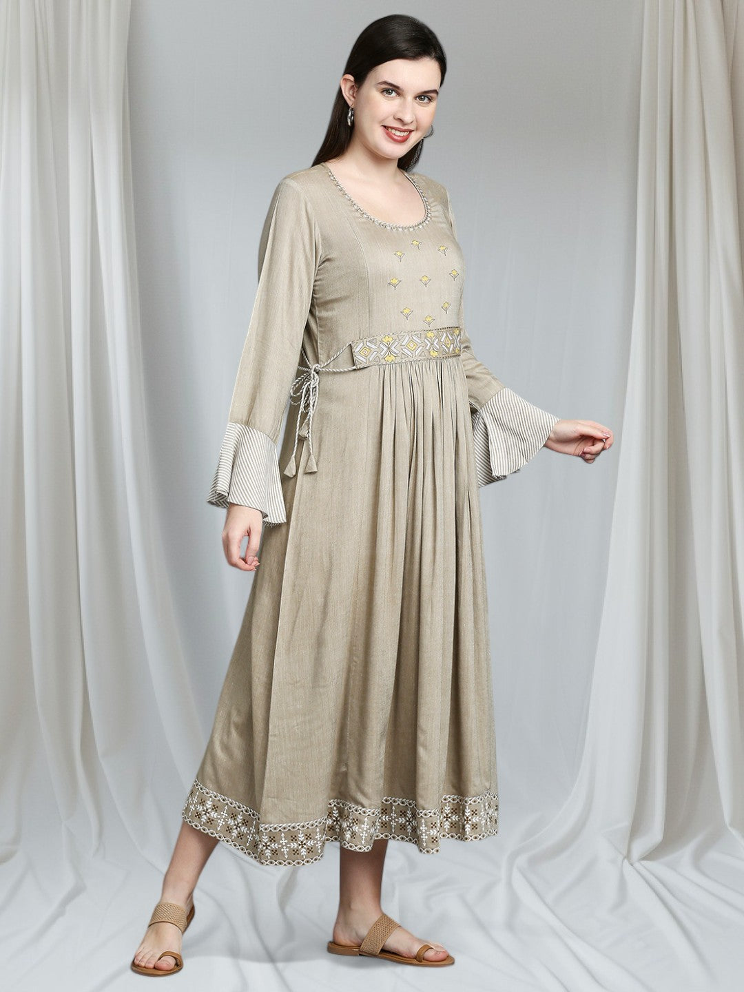 VIBRANT MATERNITY KURTA FOR FEEDING BABY