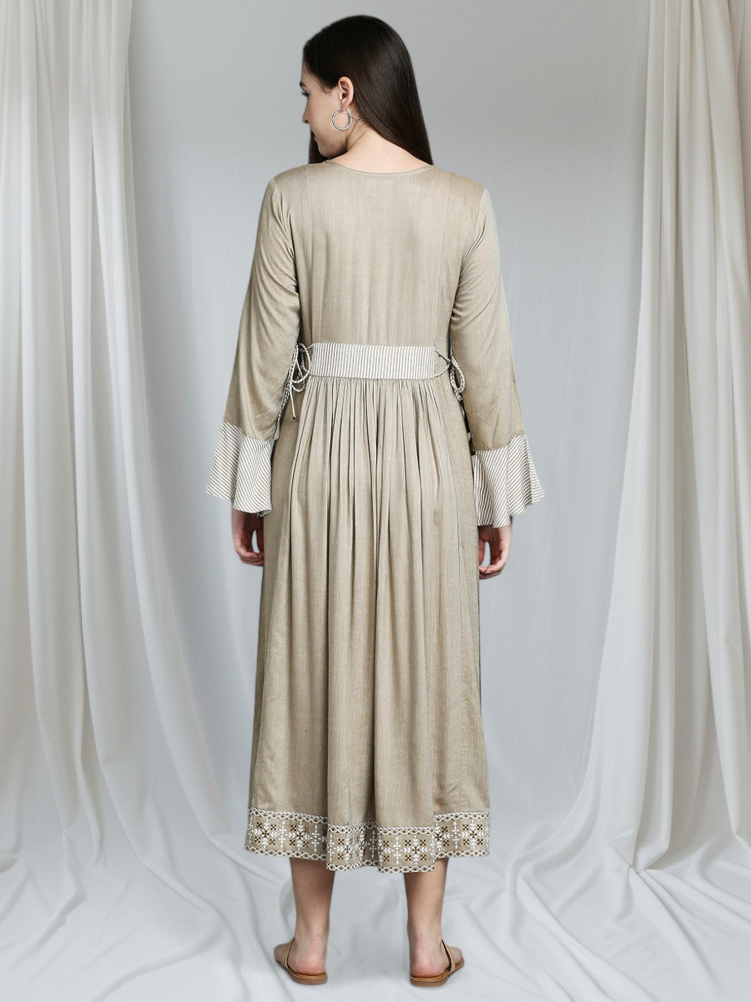 VIBRANT MATERNITY KURTA FOR FEEDING BABY