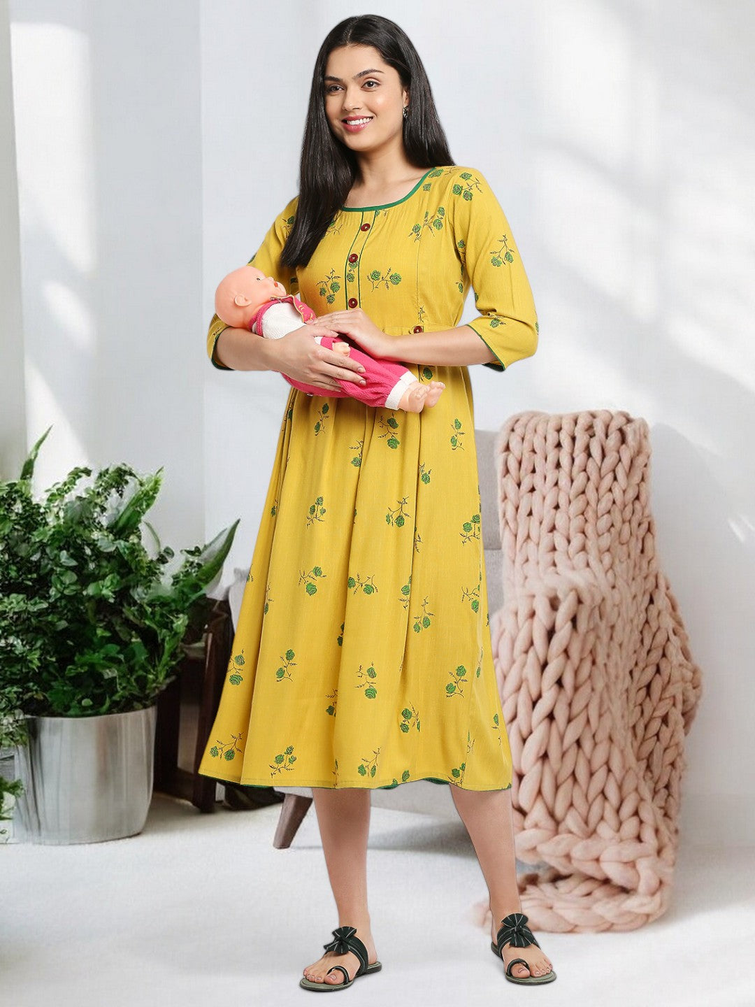 SOPHISTICATED MATERNITY FLARED KURTA FOR MOTHER